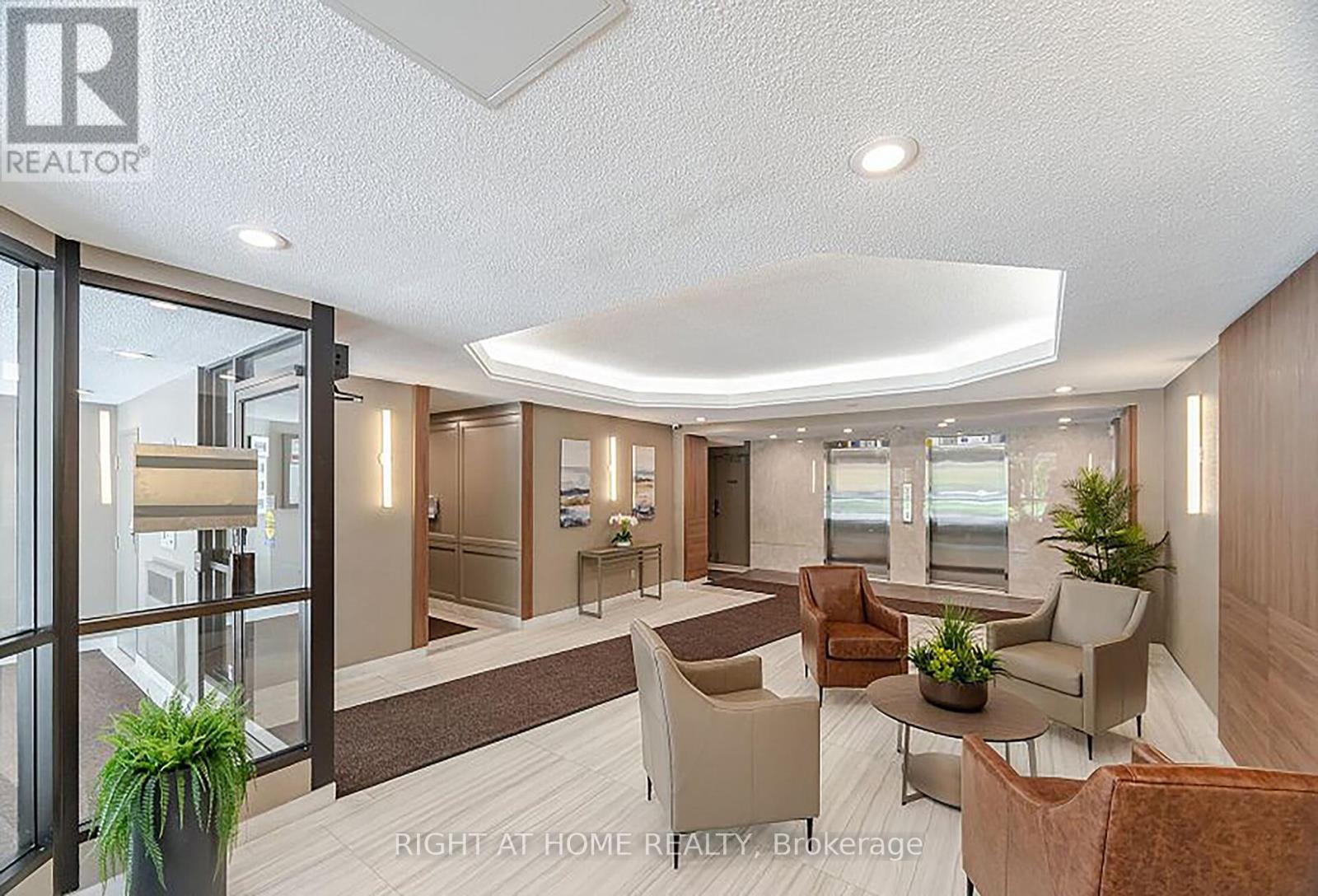 803 - 1111 Bough Beeches Boulevard, Mississauga, Ontario  L4W 4N1 - Photo 3 - W12725714