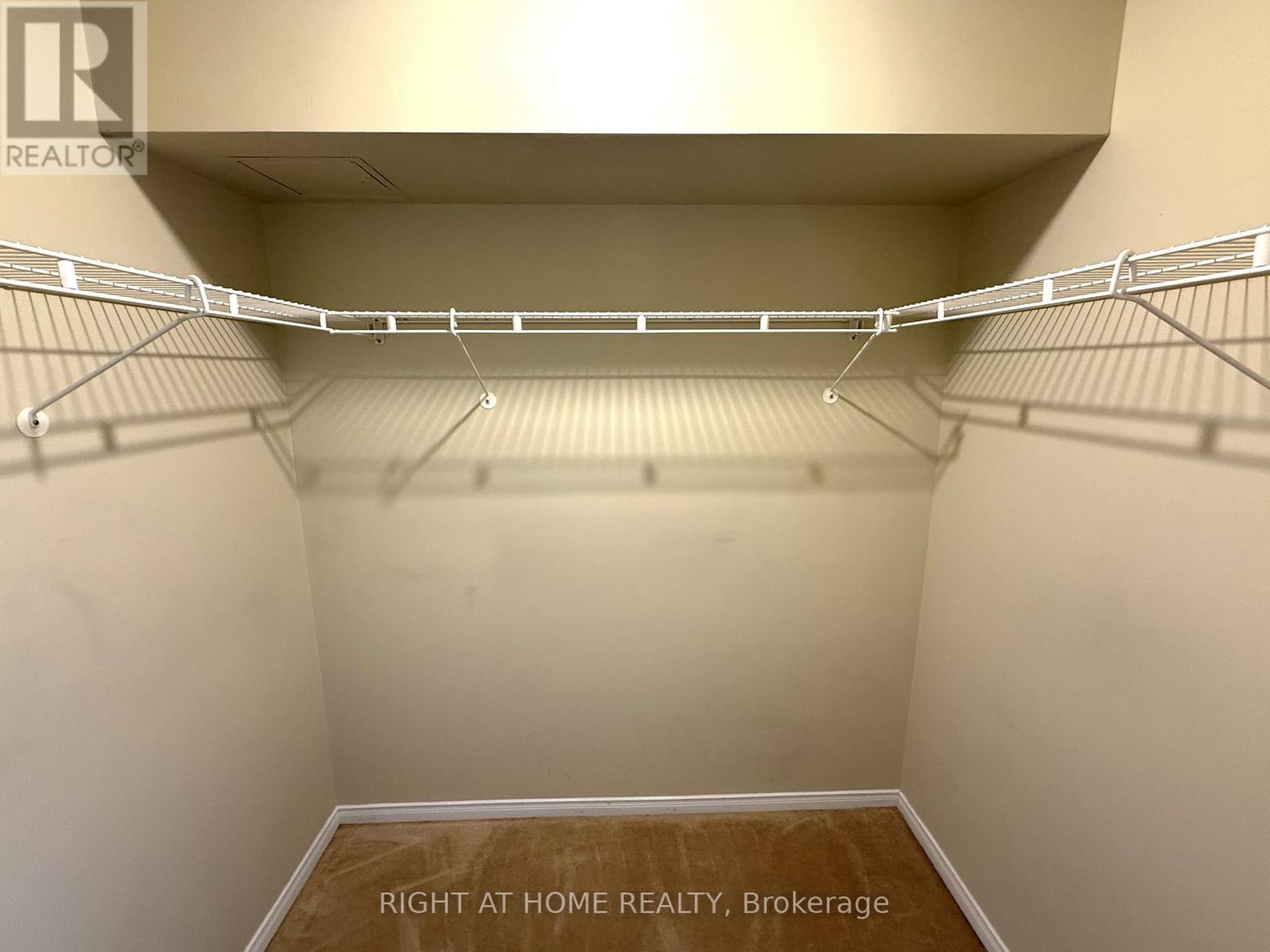 803 - 1111 Bough Beeches Boulevard, Mississauga, Ontario  L4W 4N1 - Photo 31 - W12725714