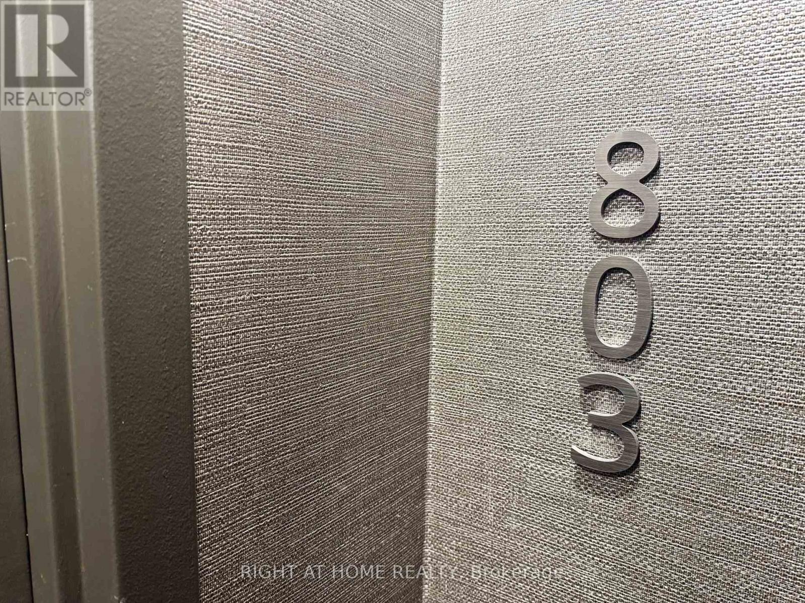 803 - 1111 Bough Beeches Boulevard, Mississauga, Ontario  L4W 4N1 - Photo 6 - W12725714