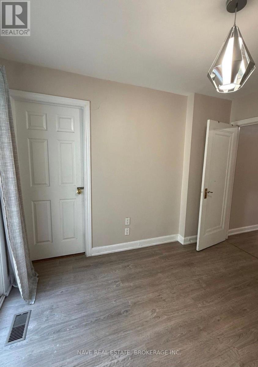 Main & 2nd Floor - 19 Westchester Street, Toronto, Ontario  M6M 2S4 - Photo 14 - W12725730