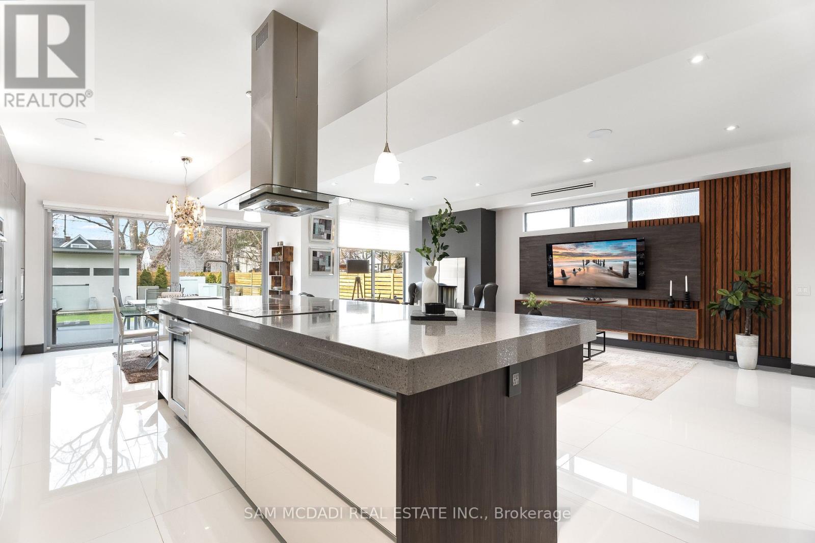 852 Goodwin Road, Mississauga, Ontario  L5G 4J7 - Photo 11 - W12725740