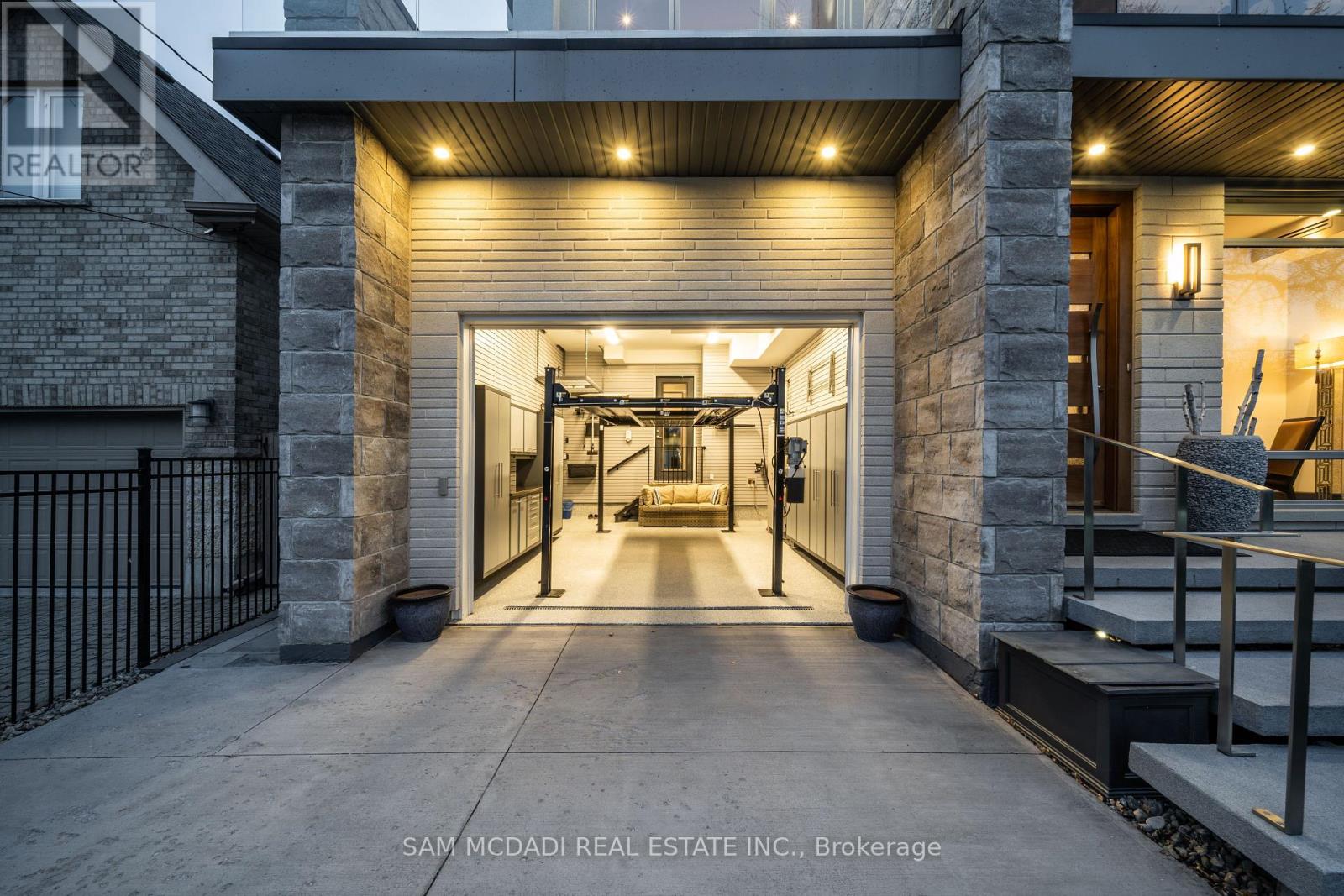 852 Goodwin Road, Mississauga, Ontario  L5G 4J7 - Photo 44 - W12725740