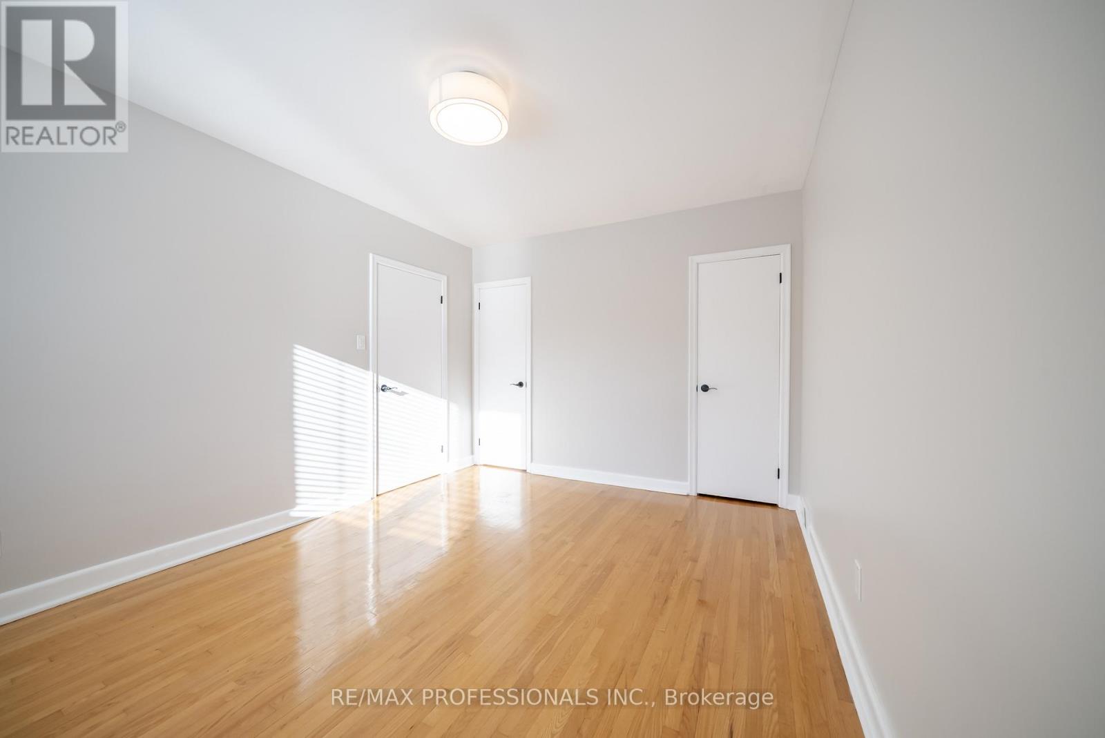 21 Lesmar Drive, Toronto, Ontario  M9B 2T9 - Photo 13 - W12725742