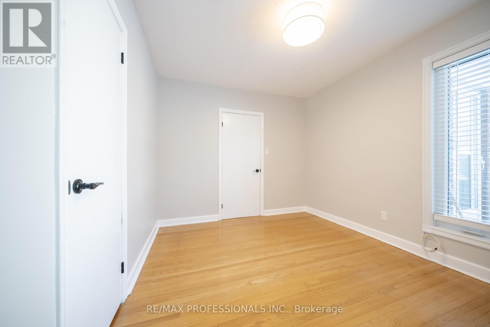 21 Lesmar Drive, Toronto, Ontario  M9B 2T9 - Photo 18 - W12725742