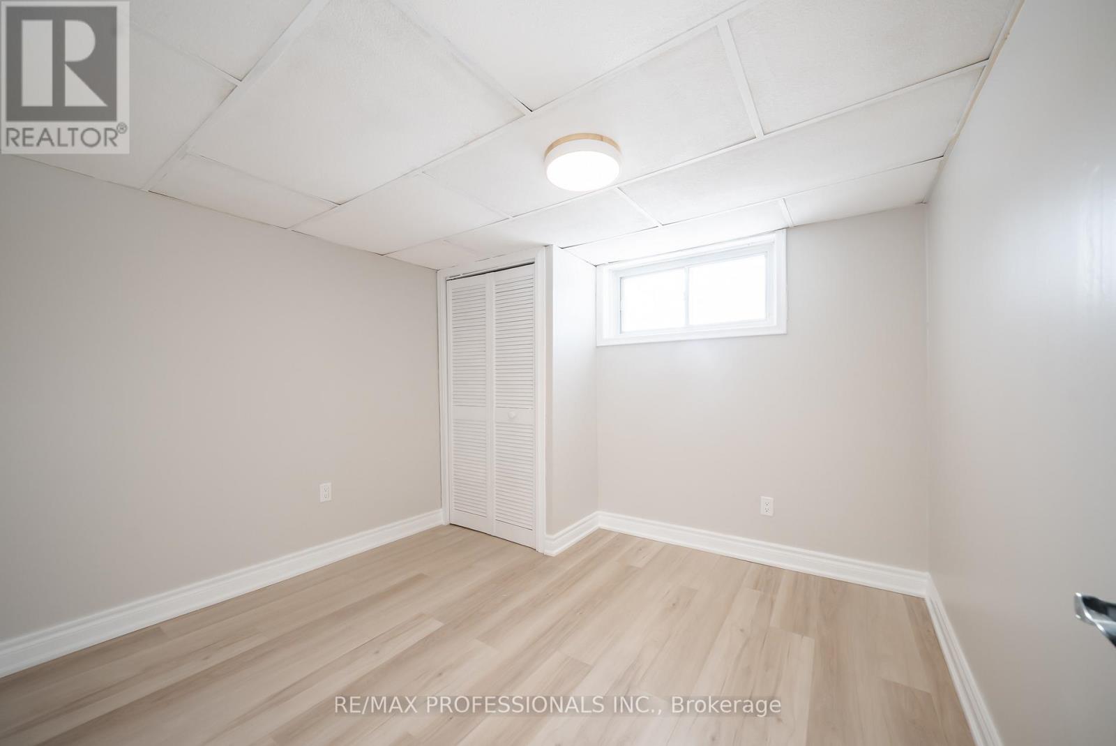 21 Lesmar Drive, Toronto, Ontario  M9B 2T9 - Photo 27 - W12725742