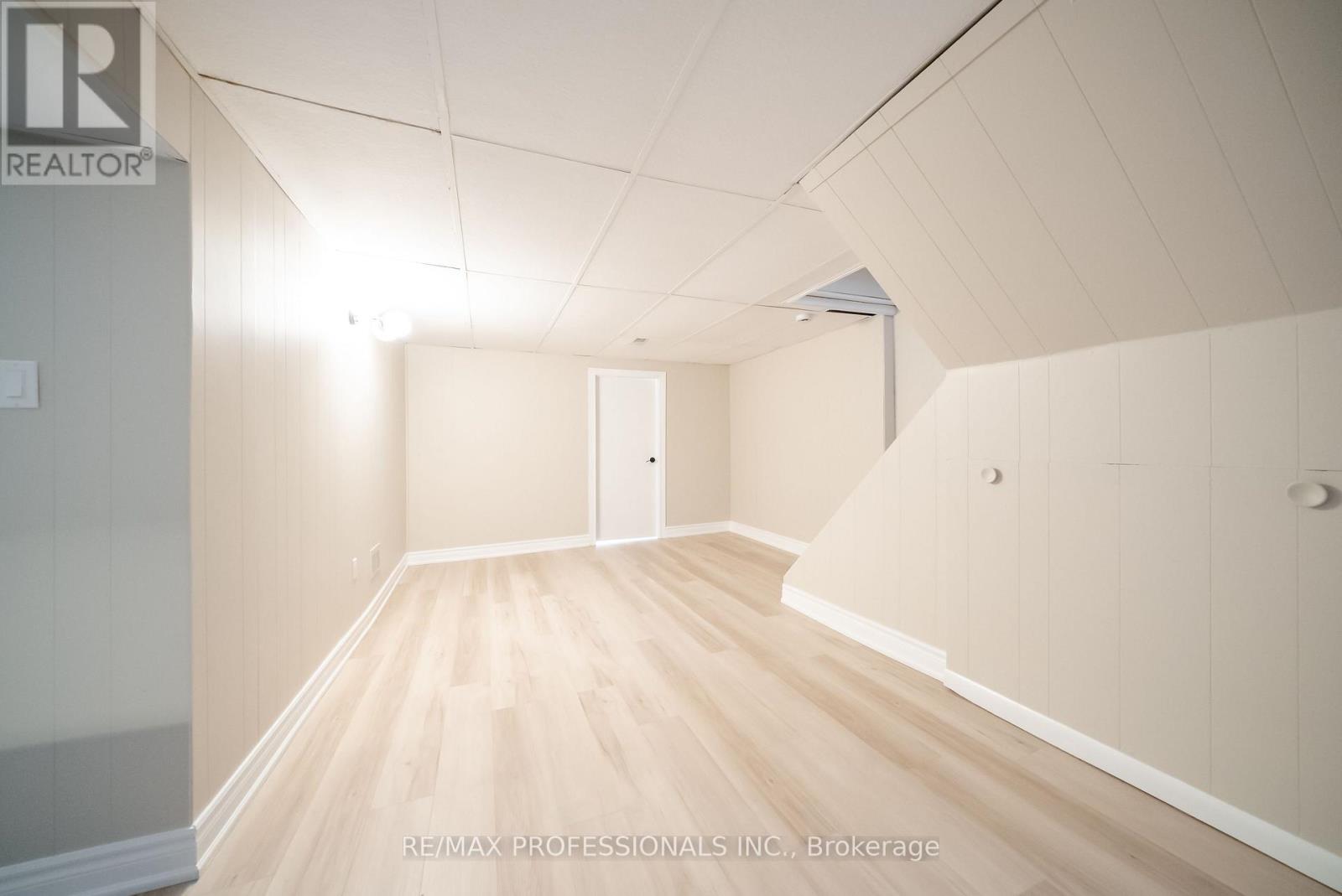 21 Lesmar Drive, Toronto, Ontario  M9B 2T9 - Photo 28 - W12725742