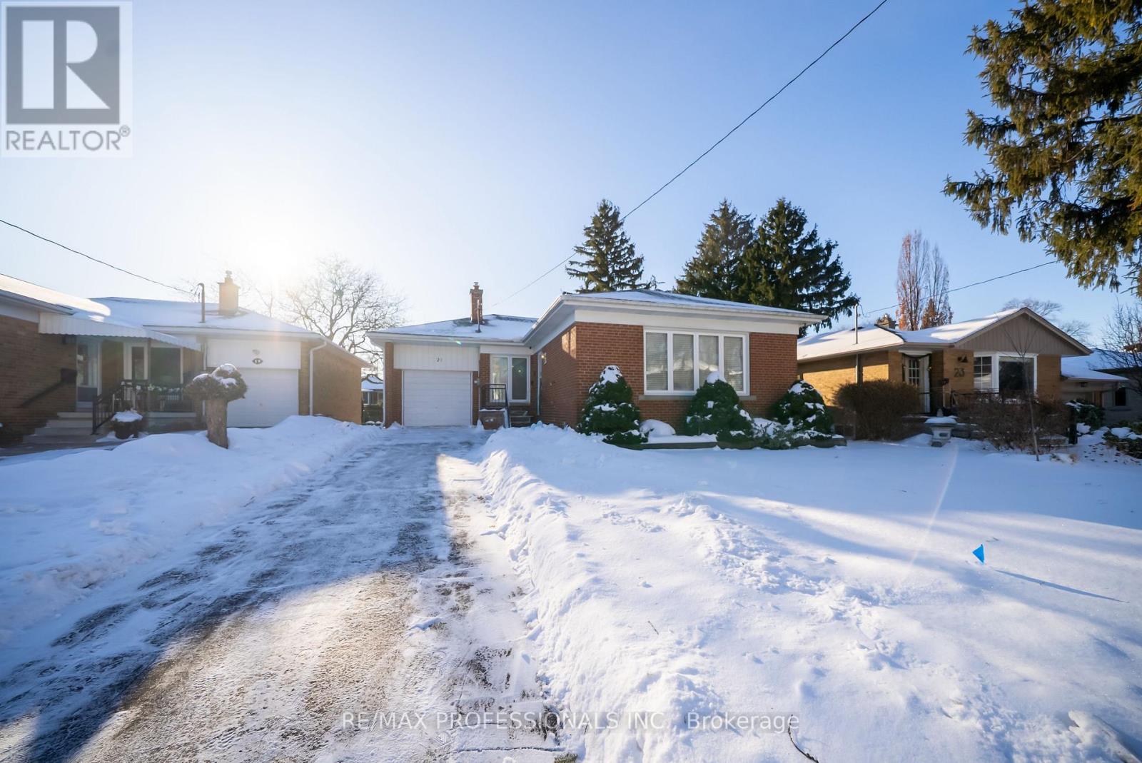 21 Lesmar Drive, Toronto, Ontario  M9B 2T9 - Photo 33 - W12725742