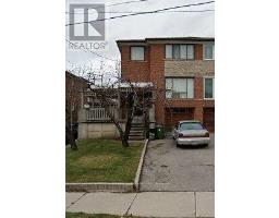 8 RAINSWOOD COURT, Toronto, Ontario