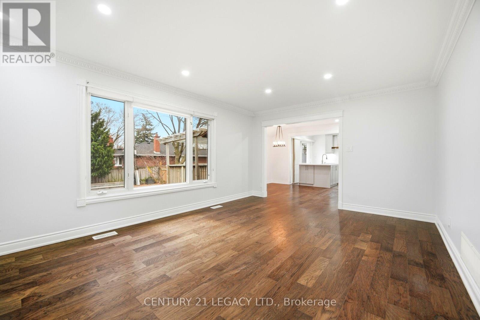 3 Deanefield Crescent, Toronto, Ontario  M9B 3B2 - Photo 14 - W12725778