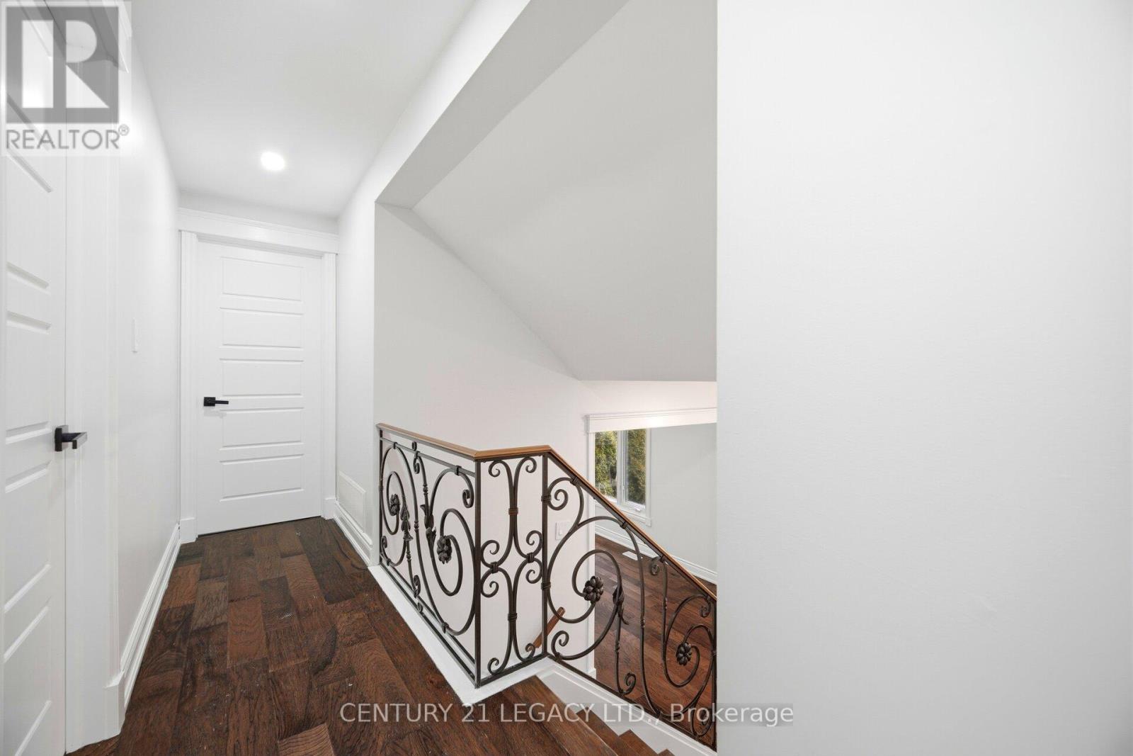 3 Deanefield Crescent, Toronto, Ontario  M9B 3B2 - Photo 22 - W12725778