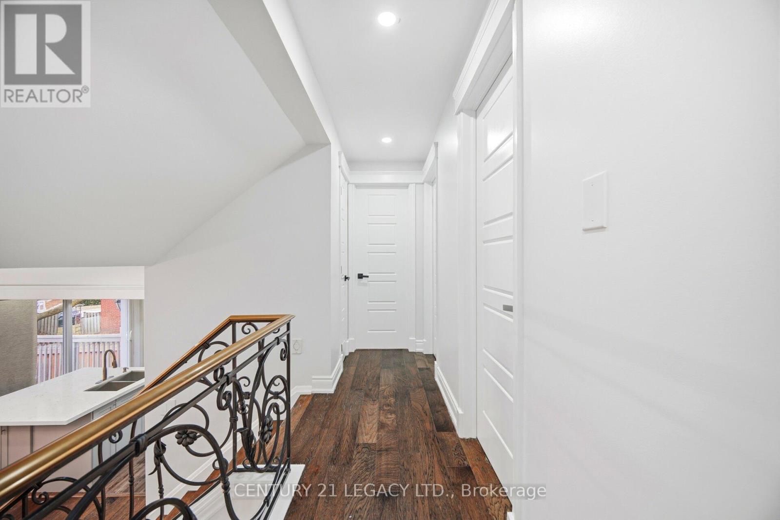 3 Deanefield Crescent, Toronto, Ontario  M9B 3B2 - Photo 23 - W12725778