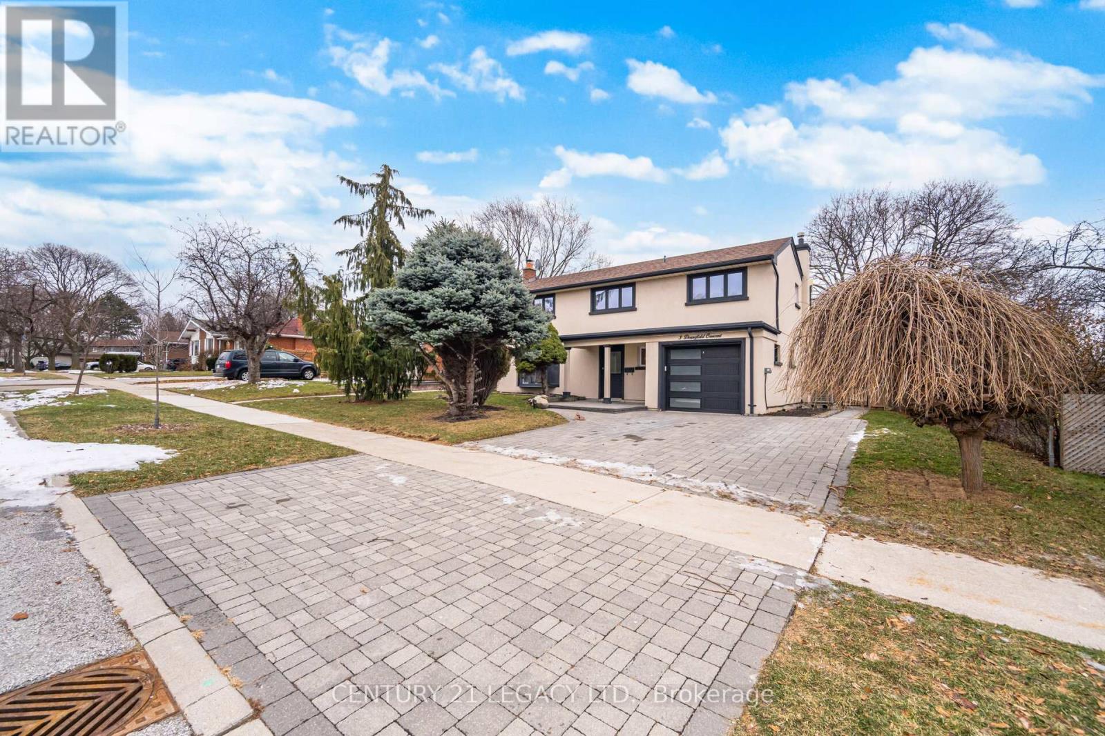 3 Deanefield Crescent, Toronto, Ontario  M9B 3B2 - Photo 3 - W12725778