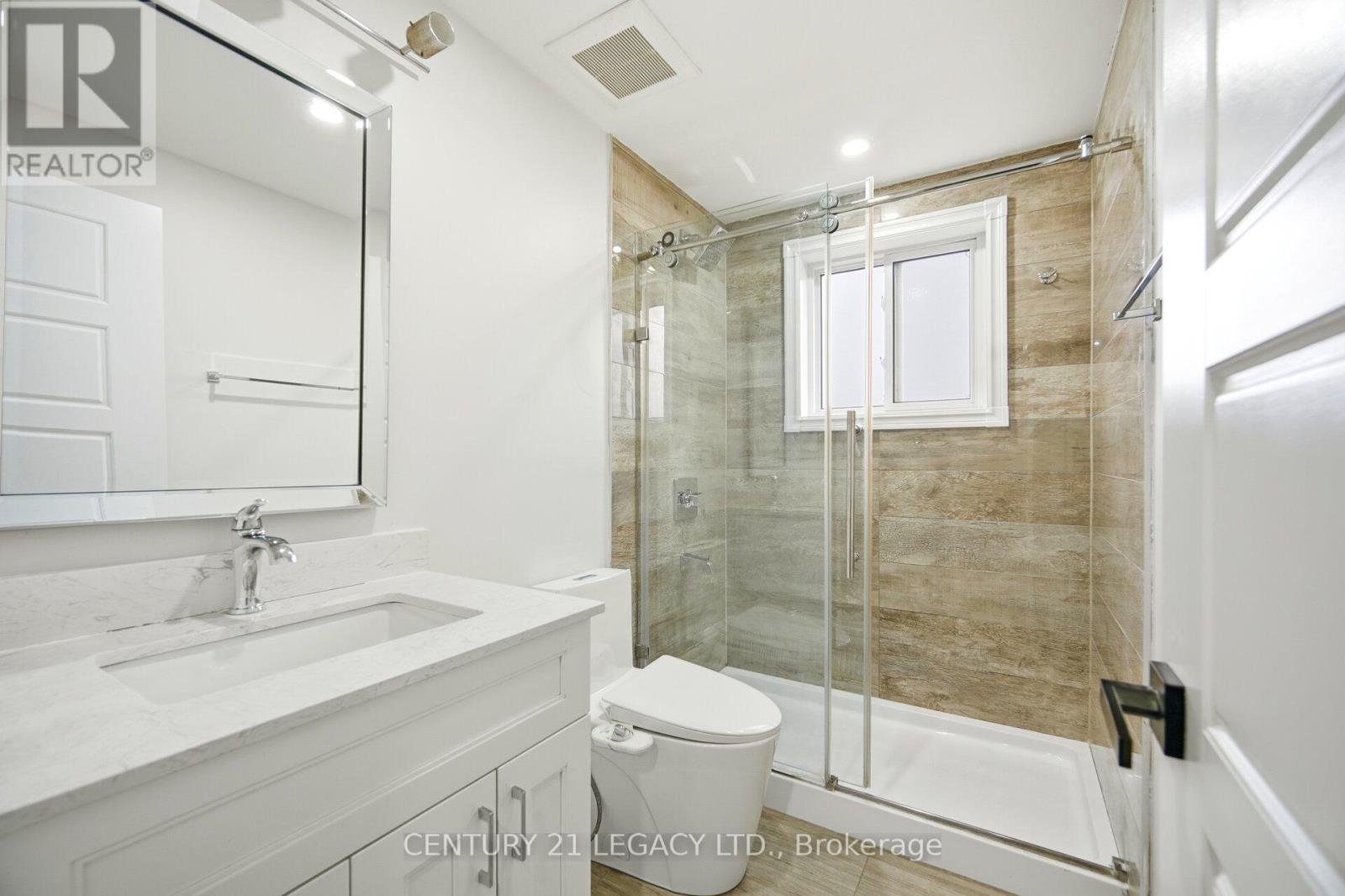 3 Deanefield Crescent, Toronto, Ontario  M9B 3B2 - Photo 32 - W12725778