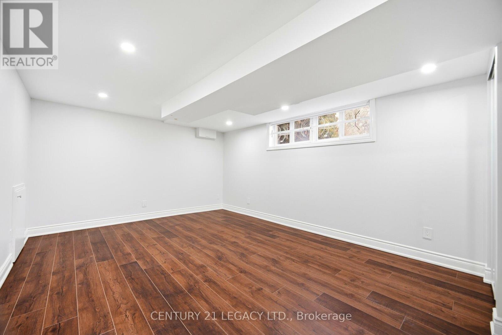 3 Deanefield Crescent, Toronto, Ontario  M9B 3B2 - Photo 36 - W12725778