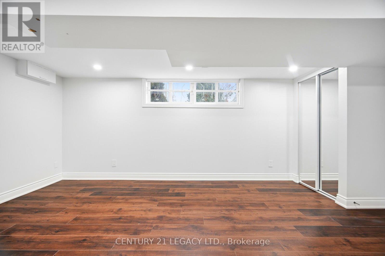 3 Deanefield Crescent, Toronto, Ontario  M9B 3B2 - Photo 38 - W12725778