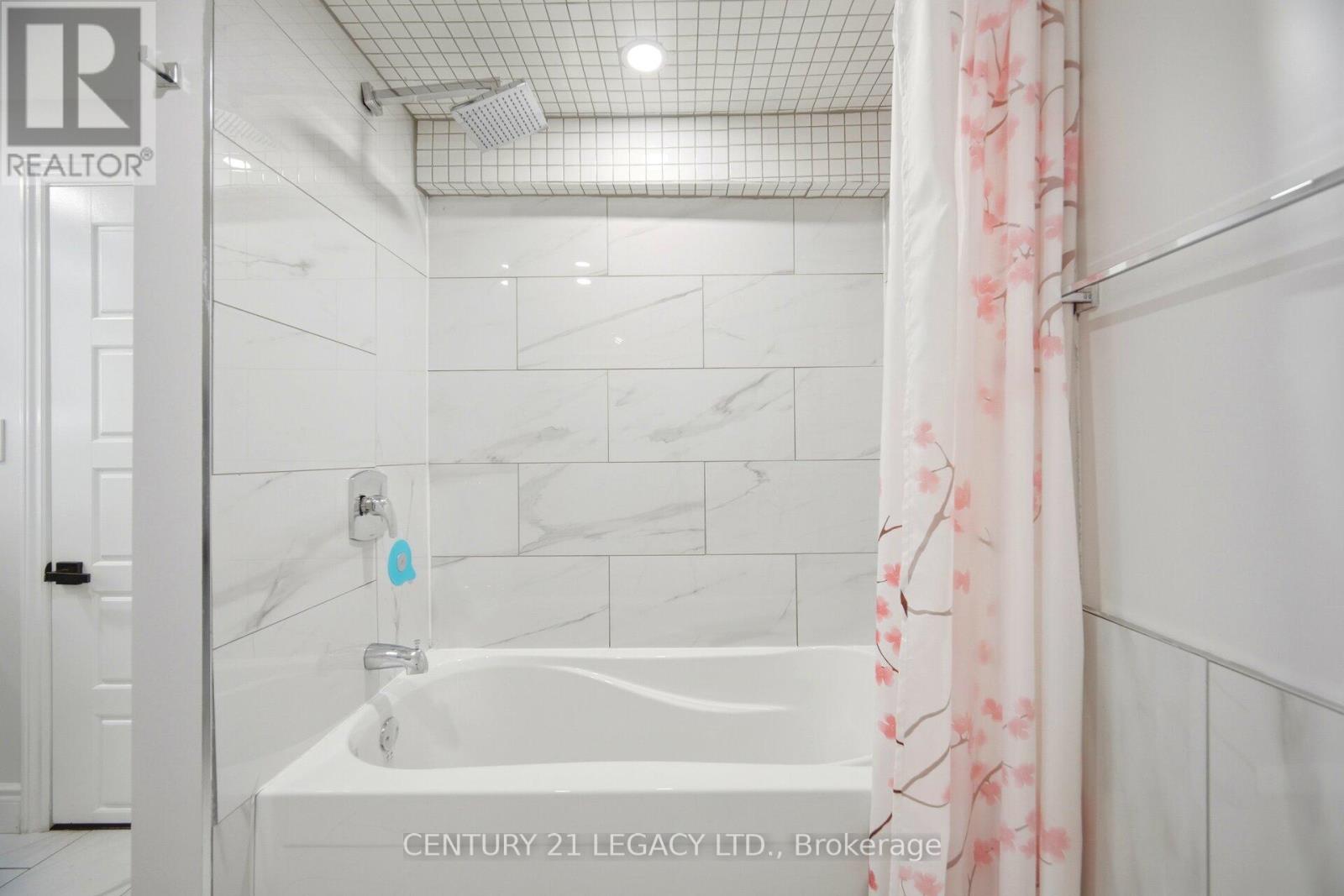 3 Deanefield Crescent, Toronto, Ontario  M9B 3B2 - Photo 41 - W12725778