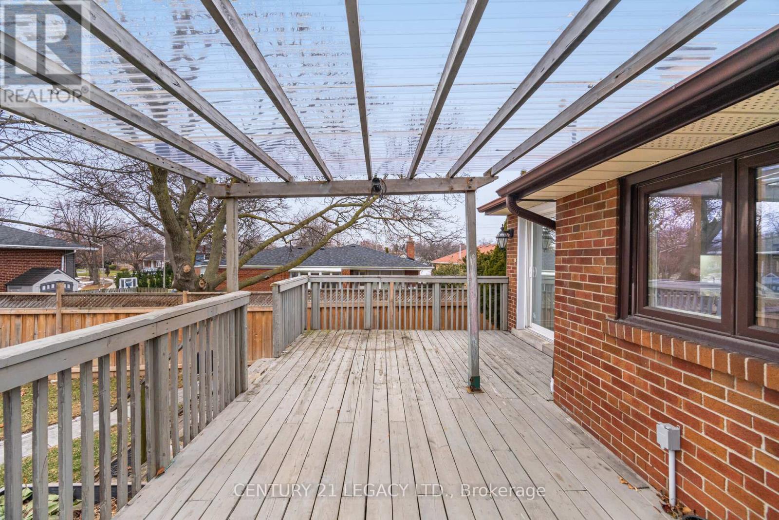 3 Deanefield Crescent, Toronto, Ontario  M9B 3B2 - Photo 45 - W12725778