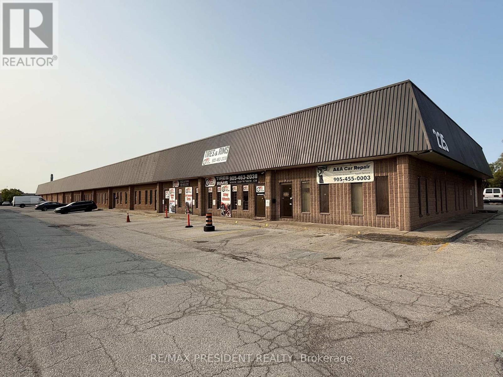 225 Advance Boulevard, Brampton, Ontario  L6T 4J2 - Photo 2 - W12725808