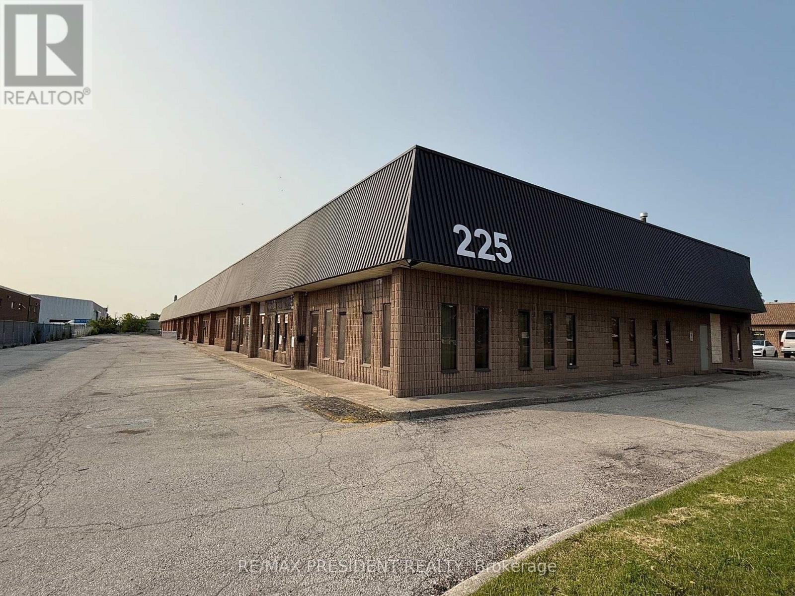 225 Advance Boulevard, Brampton, Ontario  L6T 4J2 - Photo 3 - W12725808