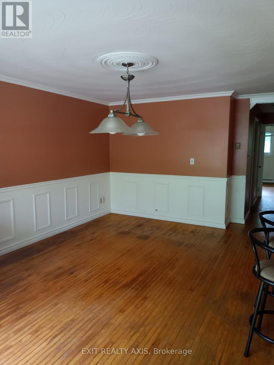 11 & 13 Bayview Crescent, Smiths Falls, Ontario  K7A 5B8 - Photo 9 - X12407426