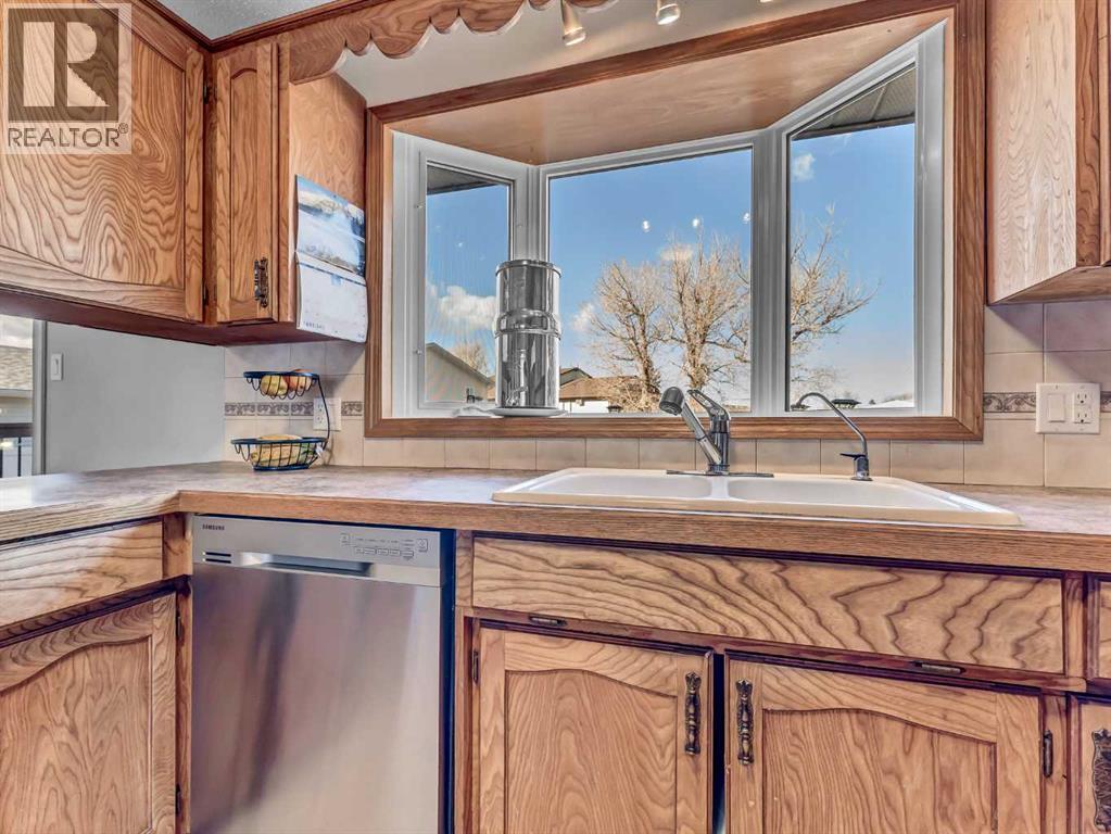 114 Centennial Park Crescent E, Bow Island, Alberta  T0K 0G0 - Photo 17 - A2279697