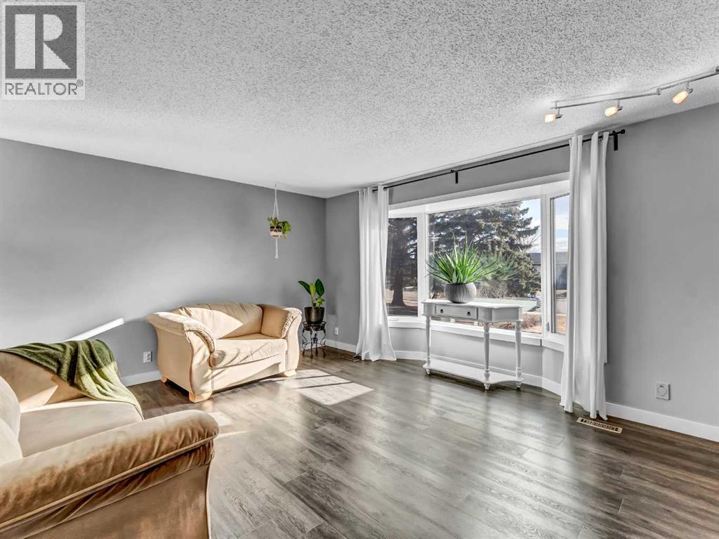 114 Centennial Park Crescent E, Bow Island, Alberta  T0K 0G0 - Photo 6 - A2279697