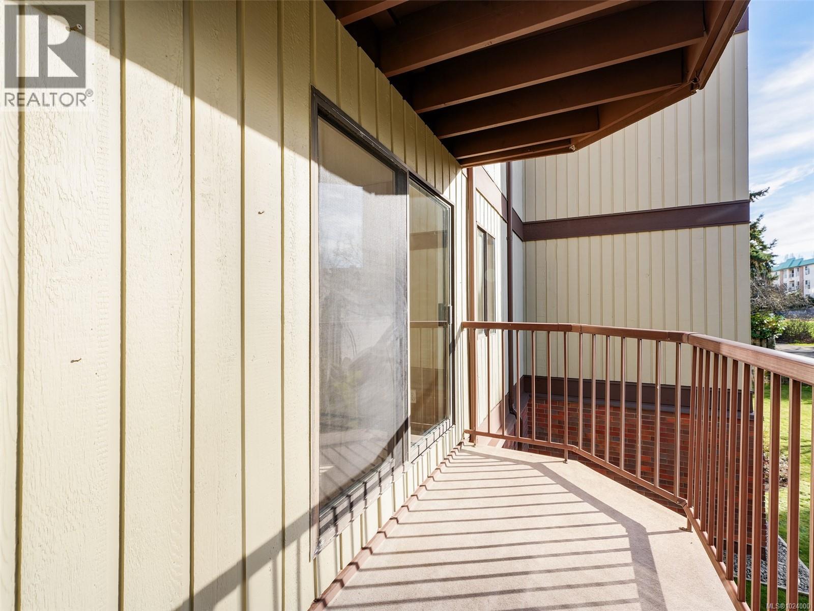 209 1655 Begbie St, Victoria, British Columbia  V8R 1L4 - Photo 17 - 1024000