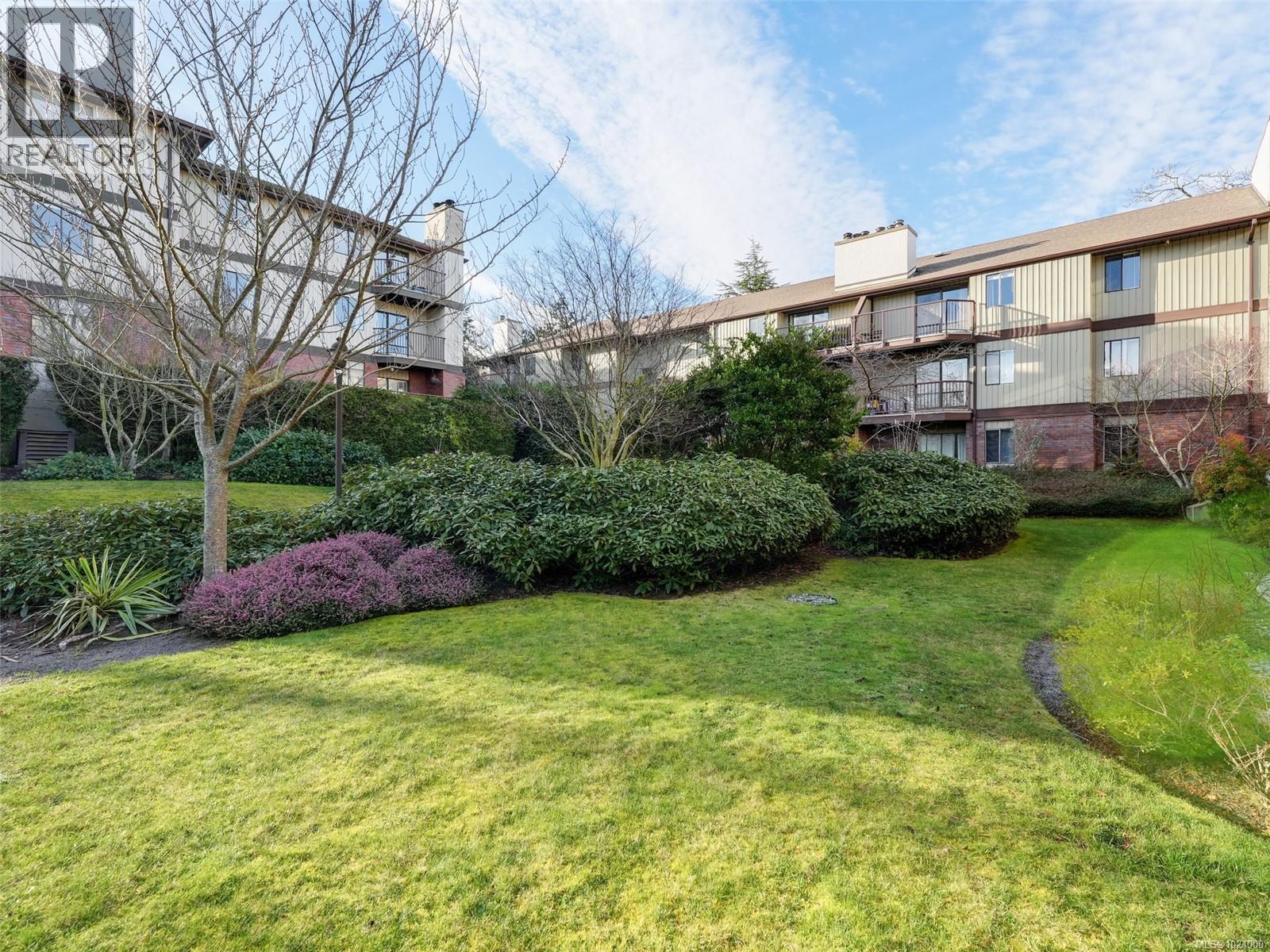 209 1655 Begbie St, Victoria, British Columbia  V8R 1L4 - Photo 19 - 1024000