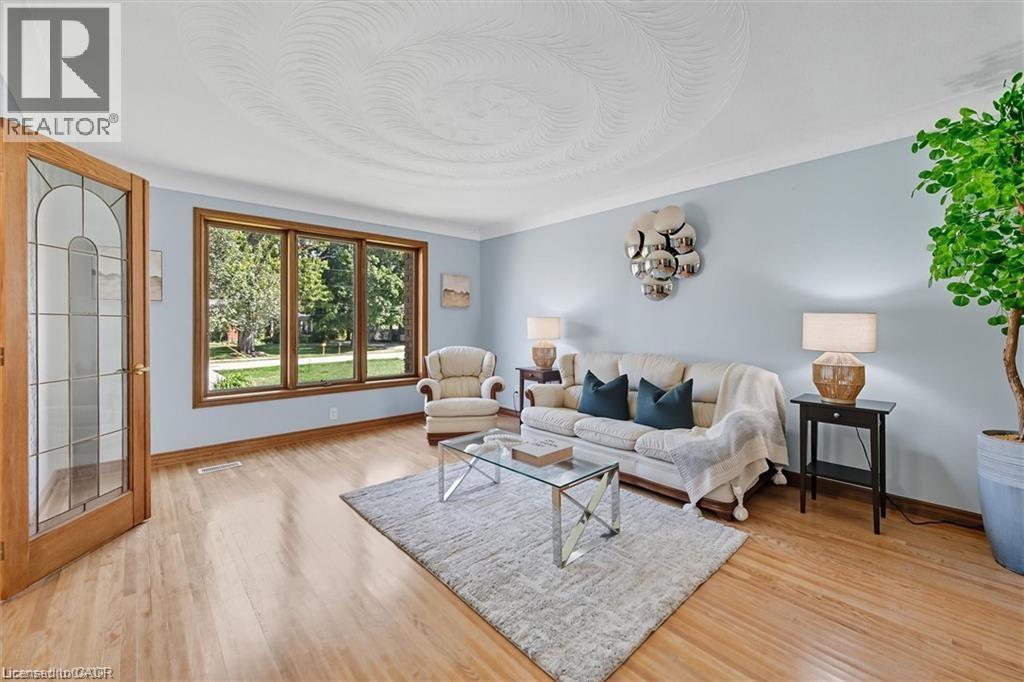 729 Winston Road, Grimsby, Ontario  L3M 4E8 - Photo 12 - 40800406