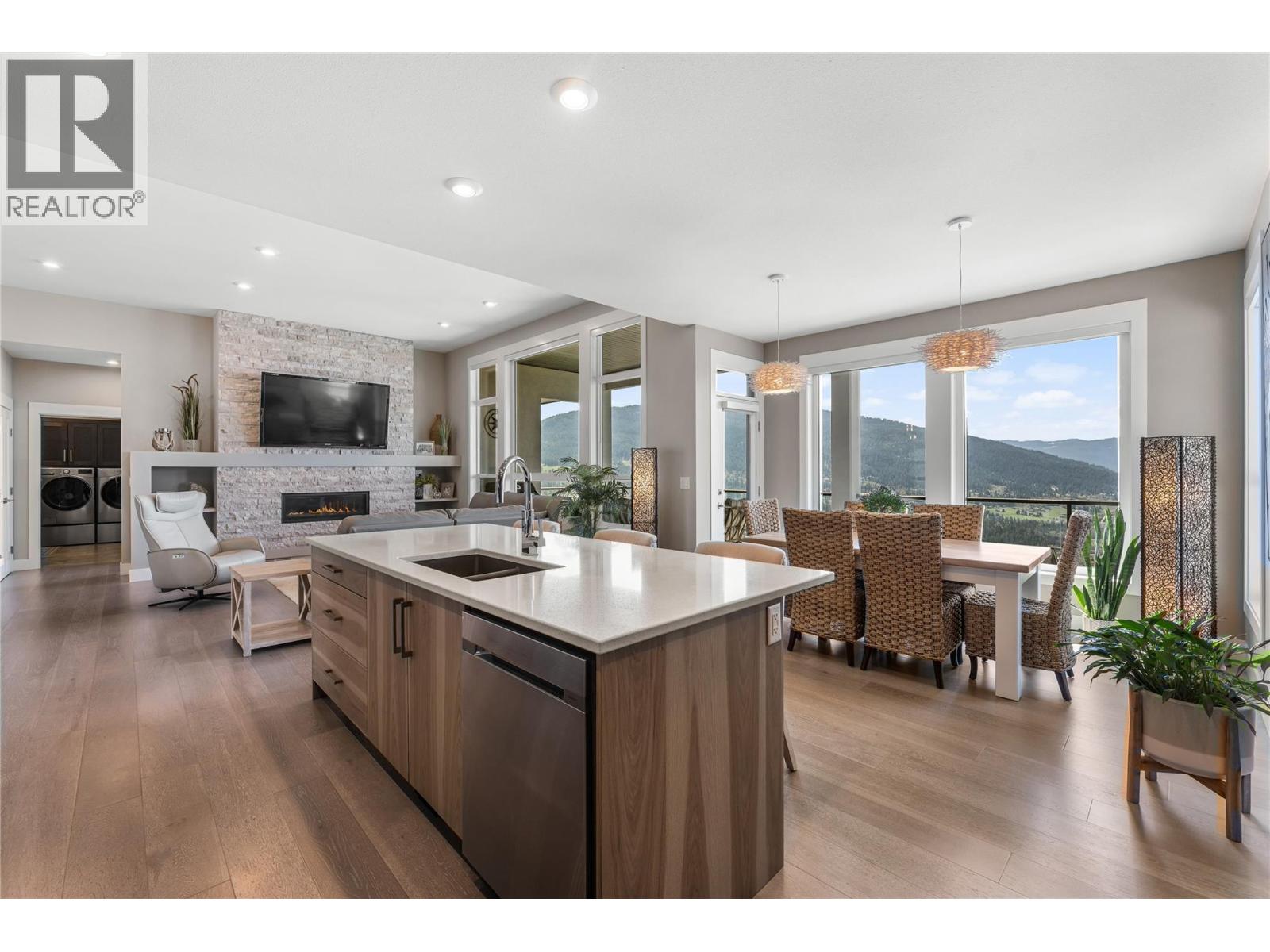 7185 Apex Drive, Vernon, British Columbia  V1B 4E4 - Photo 7 - 10373594