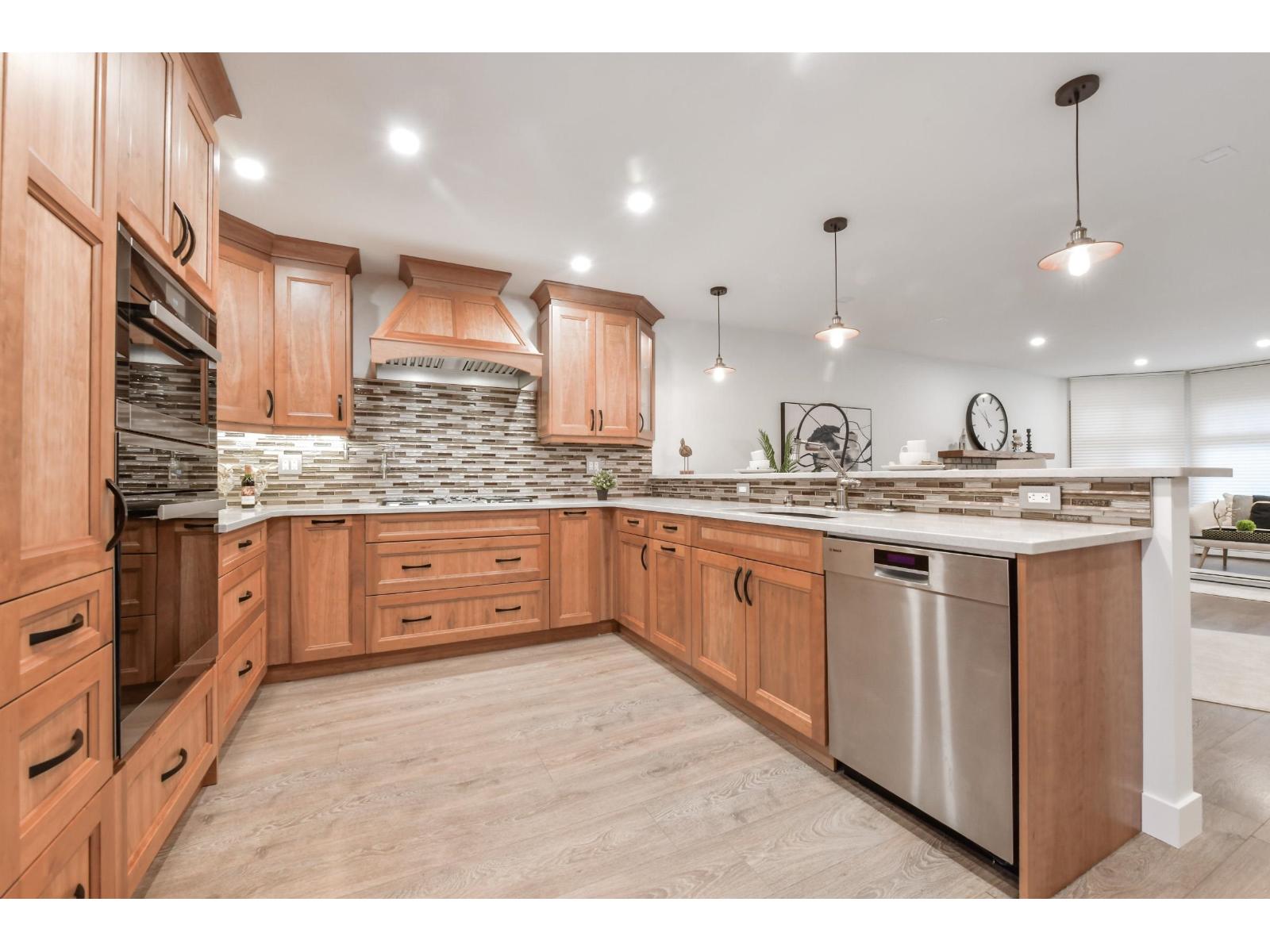 6035 172b Street, Surrey, British Columbia  V3S 6G6 - Photo 2 - R3073075