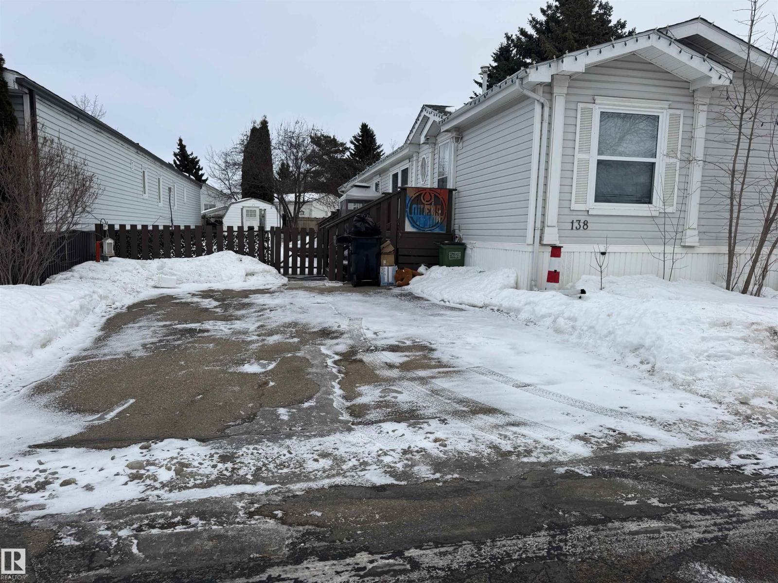 138 Evergreen Dr Nw Nw, Edmonton, Alberta  T5Y 4M2 - Photo 2 - E4470923