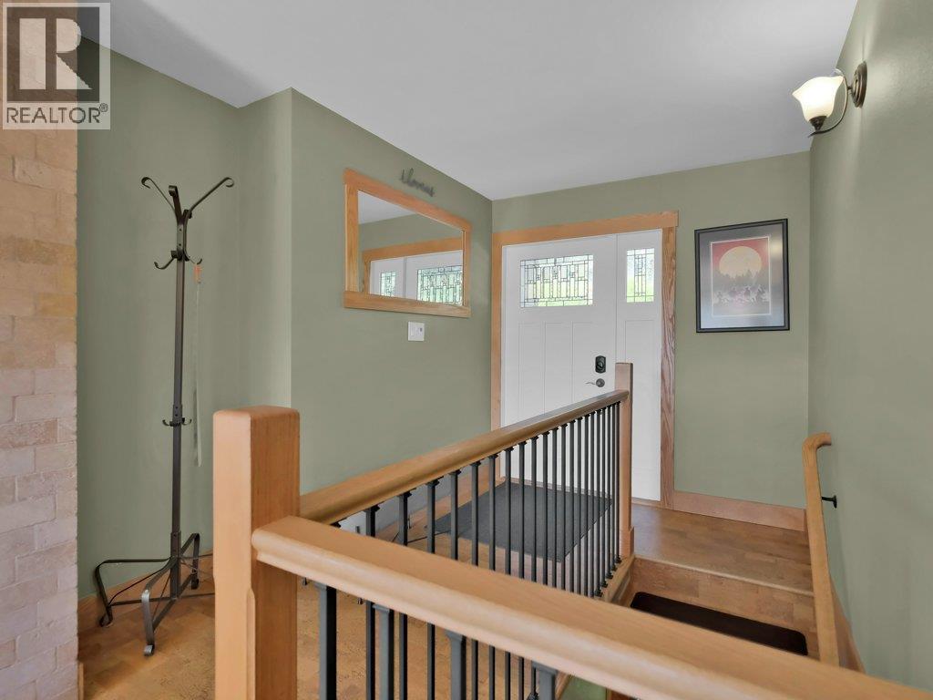 6475 Blue Jay Road, Vernon, British Columbia  V1H 1W5 - Photo 5 - 10373726