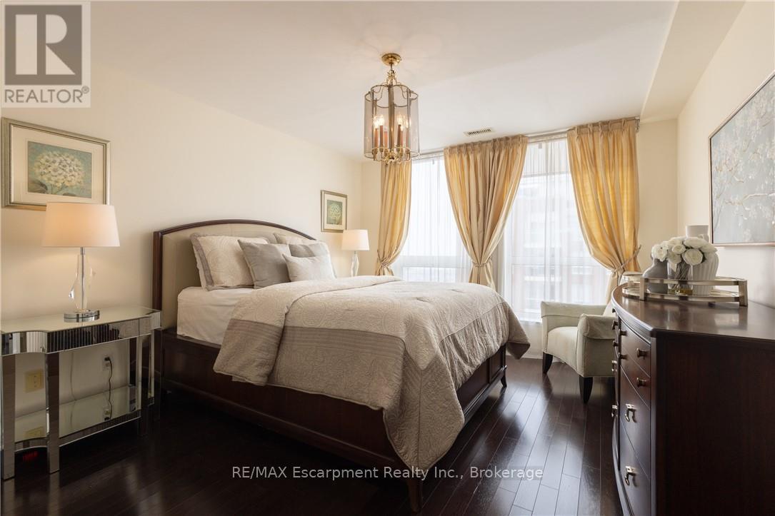 Ph8 - 50 Old Mill Road, Oakville, Ontario  L6J 7W1 - Photo 12 - W12725872