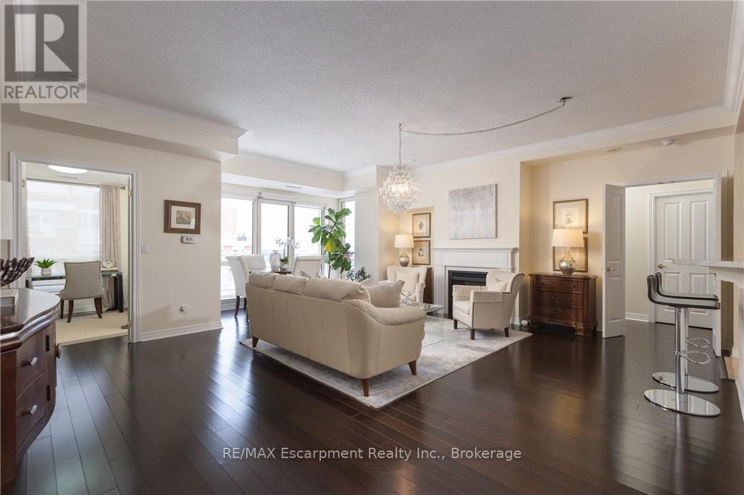 Ph8 - 50 Old Mill Road, Oakville, Ontario  L6J 7W1 - Photo 5 - W12725872