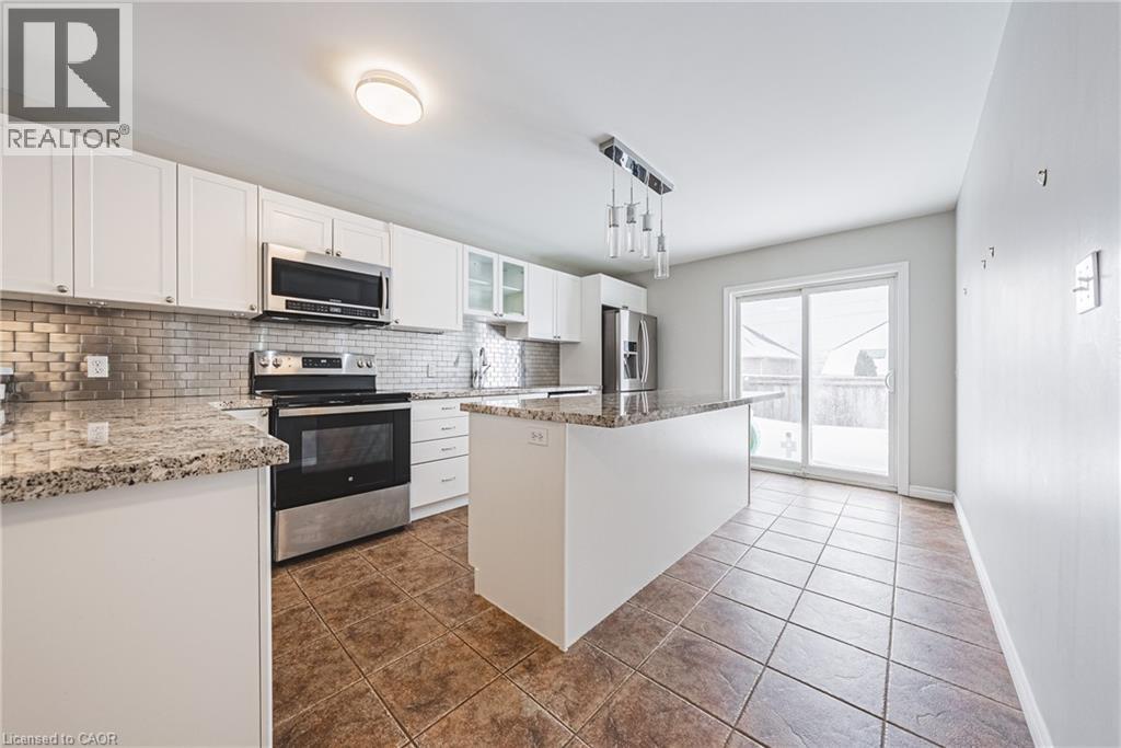 12 Shadetree Crescent, Stoney Creek, Ontario  L8J 3X2 - Photo 8 - 40800305