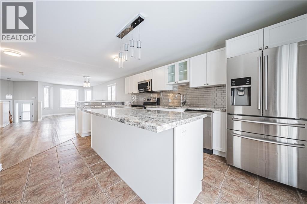 12 Shadetree Crescent, Stoney Creek, Ontario  L8J 3X2 - Photo 9 - 40800305