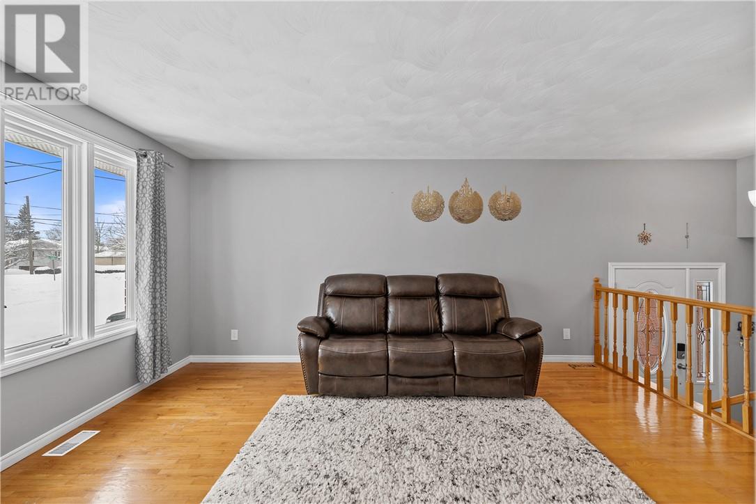 22 Shawn Street, Azilda, Ontario  P0M 1B0 - Photo 14 - 2126175