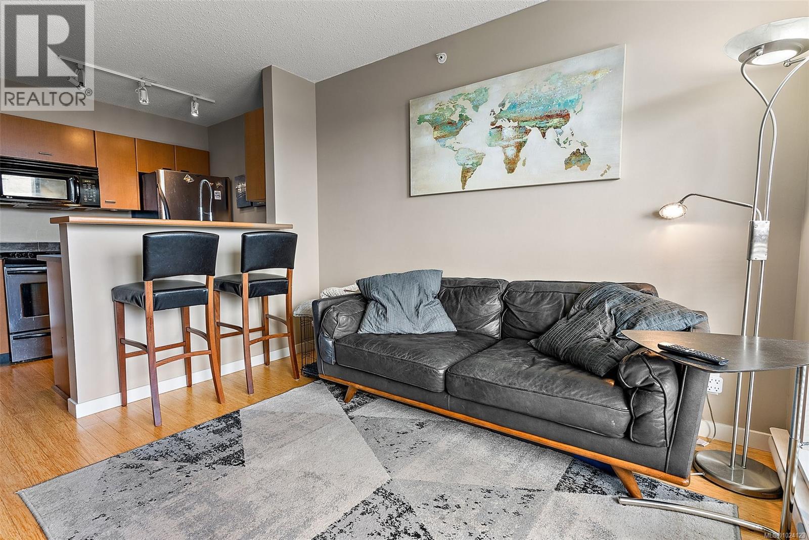 1103 751 Fairfield Rd, Victoria, British Columbia  V8W 4A4 - Photo 4 - 1024123