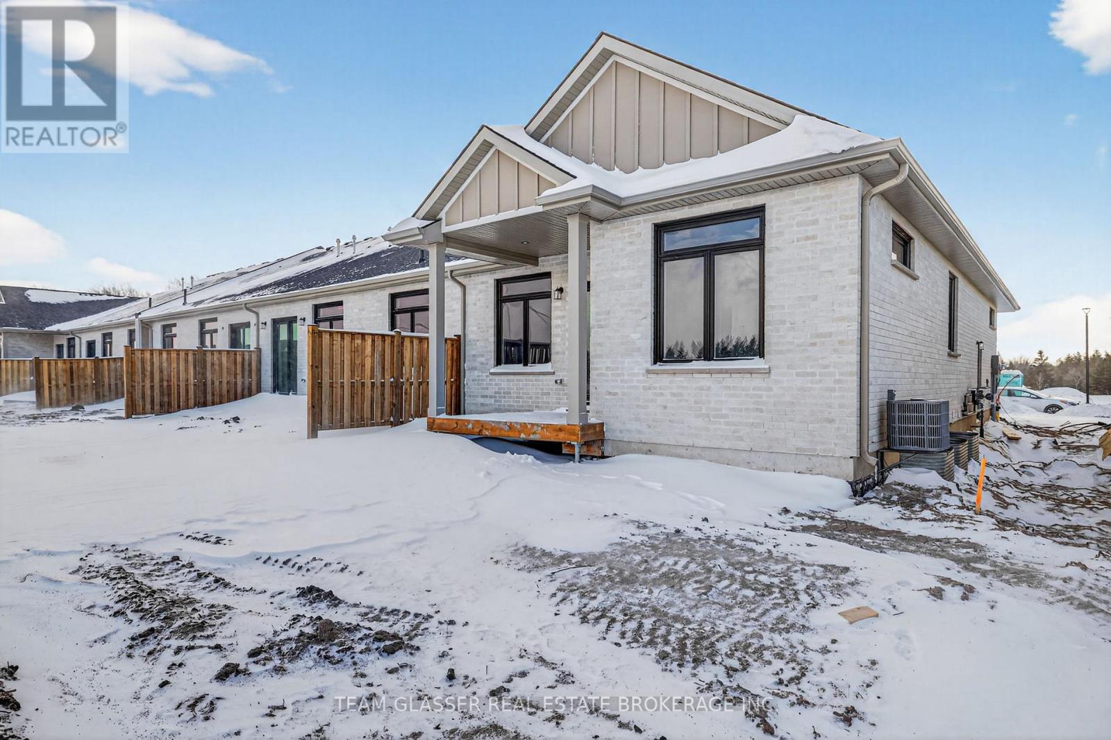 28 Dearing Drive, South Huron, Ontario  N0M 1T0 - Photo 35 - X12725908