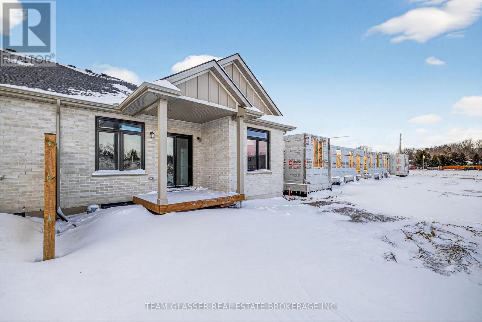 28 Dearing Drive, South Huron, Ontario  N0M 1T0 - Photo 37 - X12725908