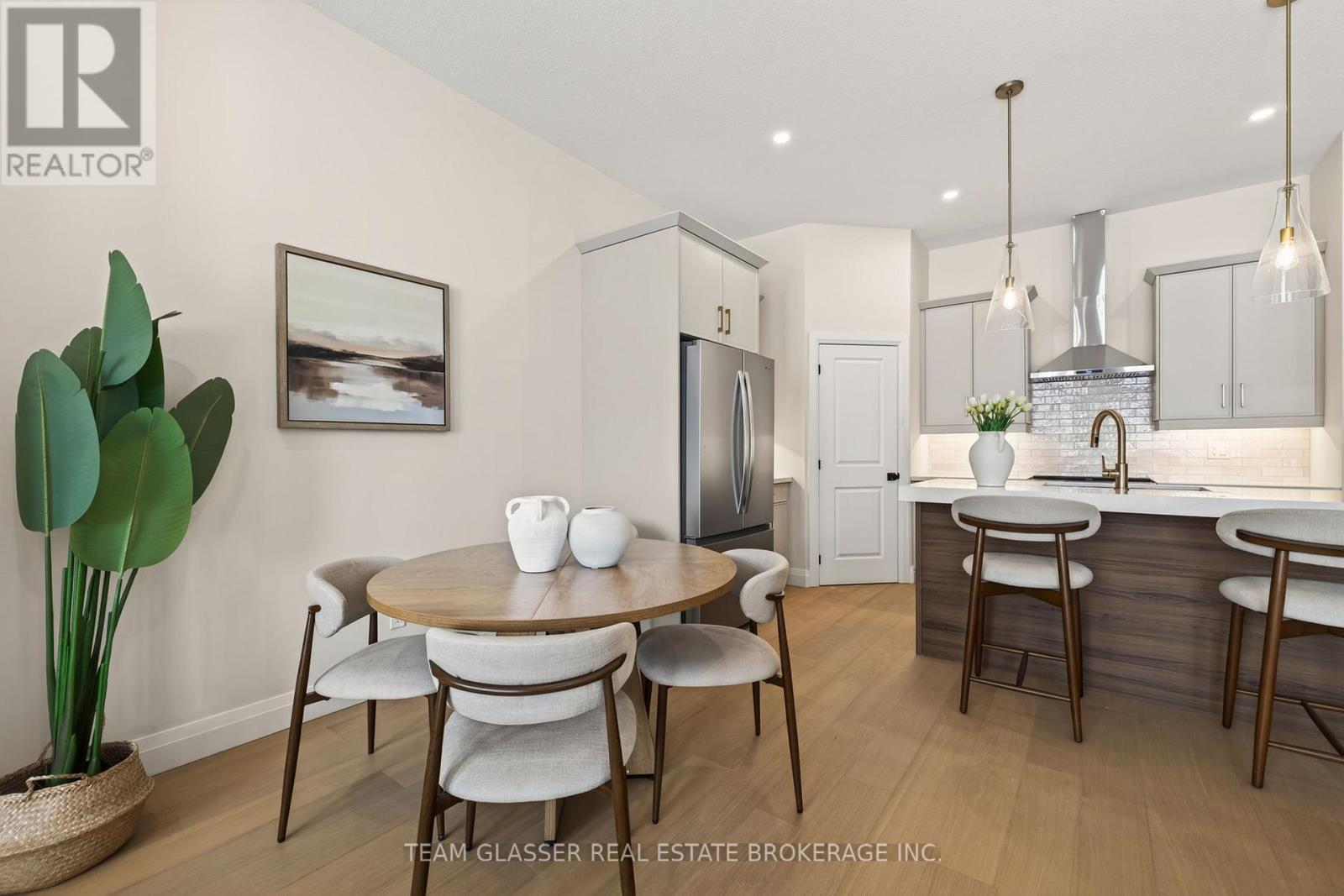 28 Dearing Drive, South Huron, Ontario  N0M 1T0 - Photo 4 - X12725908