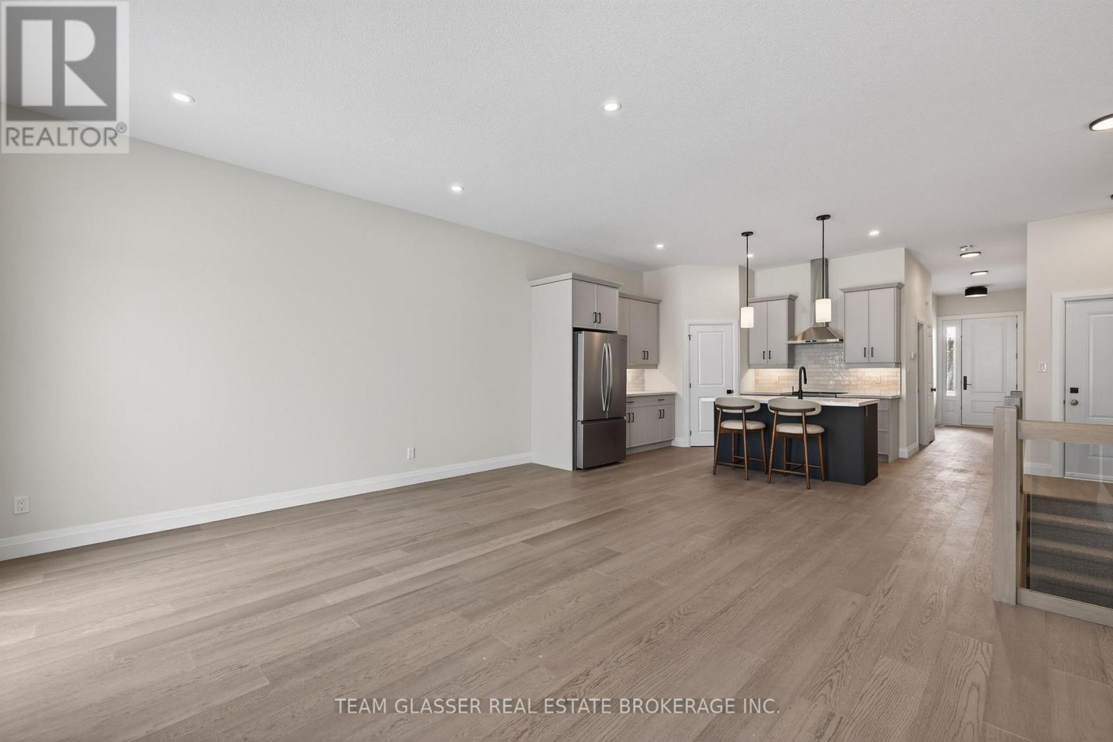 22 Dearing Drive, South Huron, Ontario  N0M 1T0 - Photo 18 - X12725926