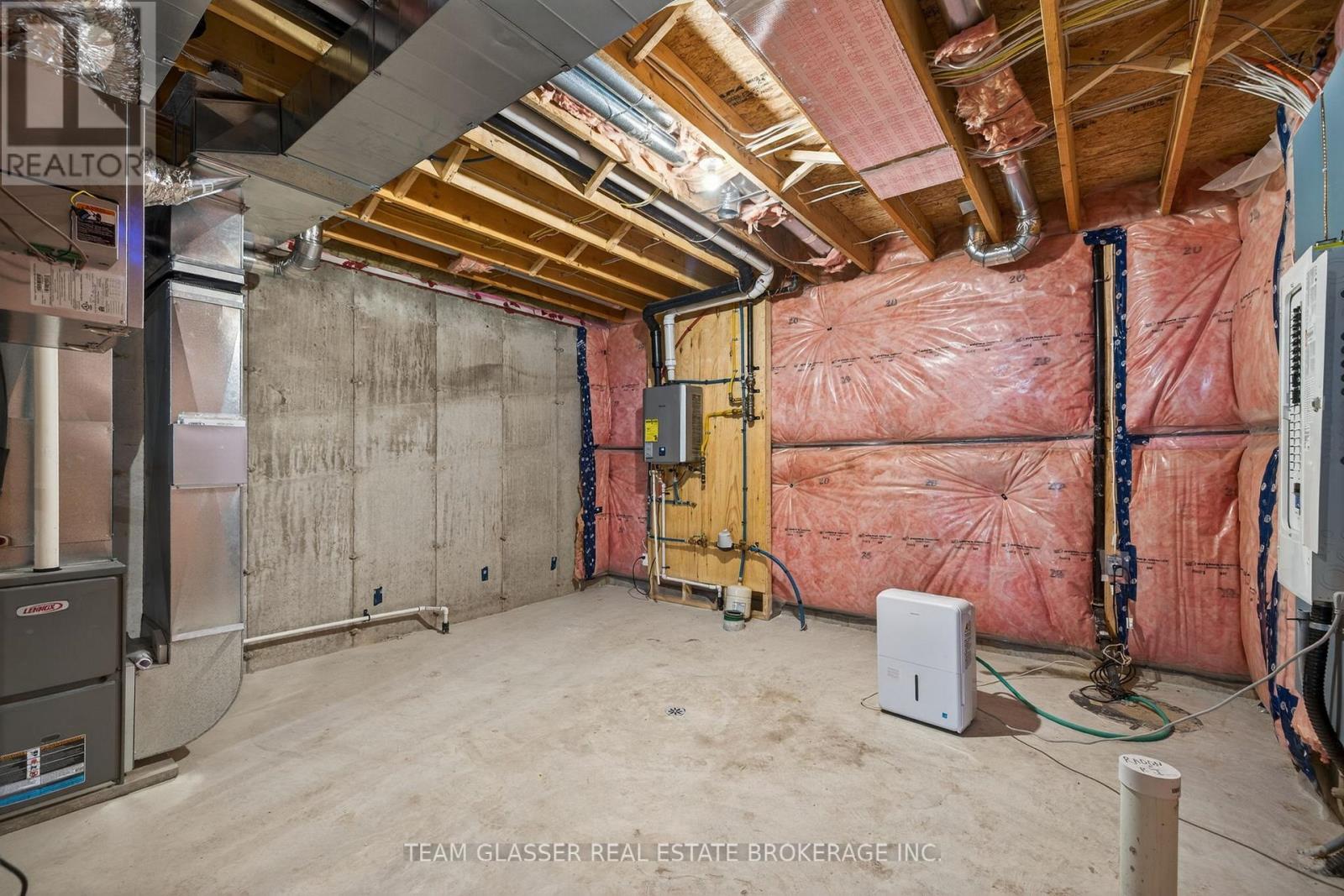 22 Dearing Drive, South Huron, Ontario  N0M 1T0 - Photo 31 - X12725926