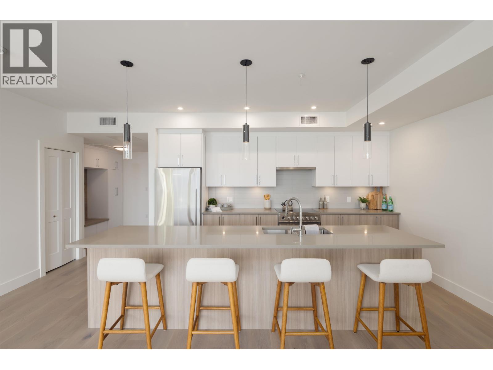 307 3405 Mamquam Road, Squamish, British Columbia  V8B 1E4 - Photo 2 - R3082679