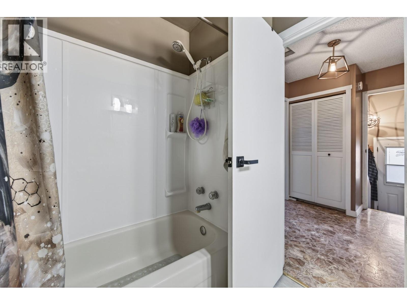 392 Waddington Drive, Kamloops, British Columbia  V2E 1M5 - Photo 11 - 10373677