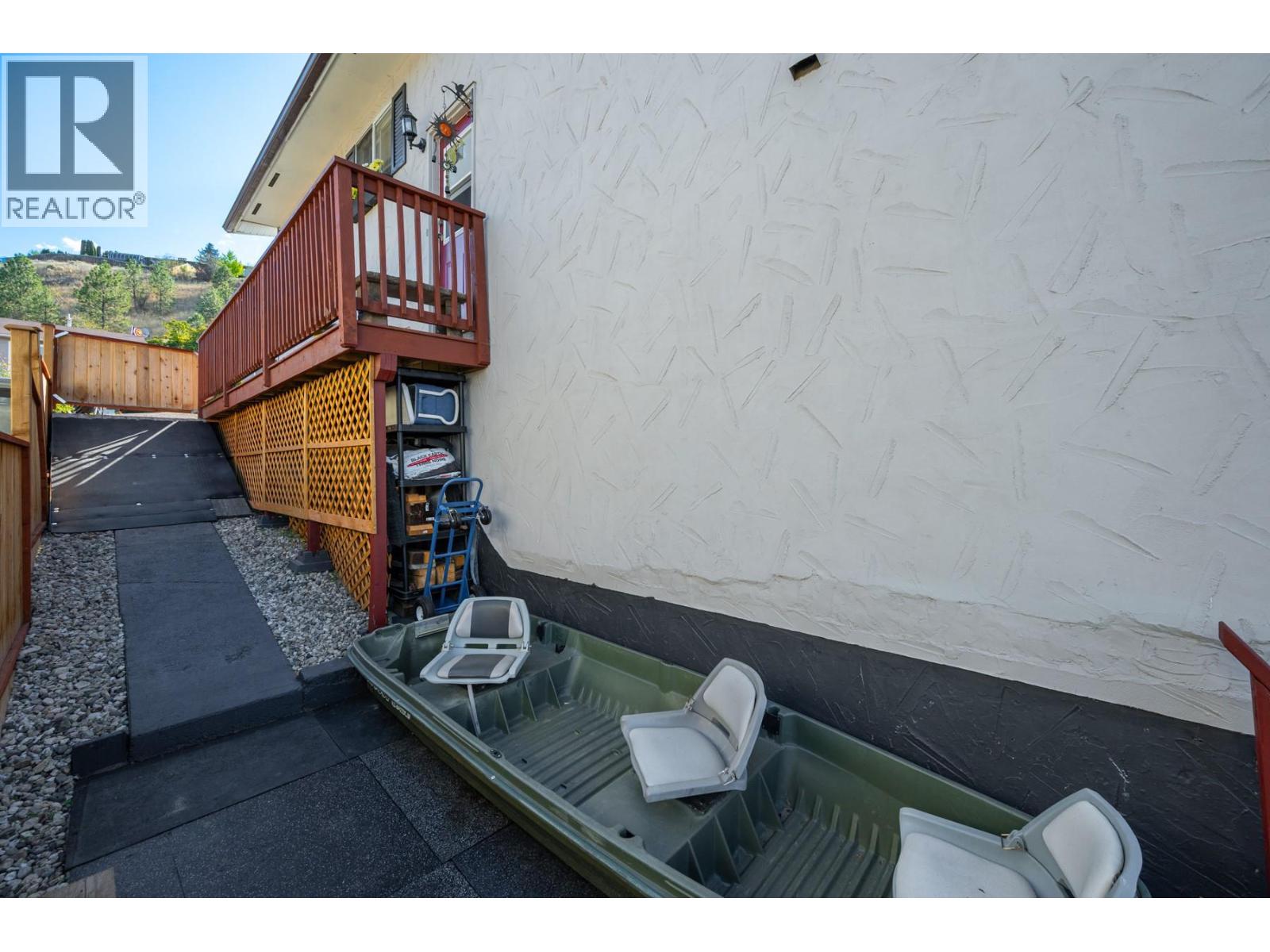 392 Waddington Drive, Kamloops, British Columbia  V2E 1M5 - Photo 30 - 10373677