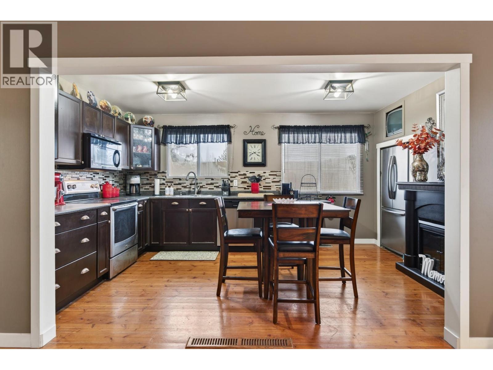 392 Waddington Drive, Kamloops, British Columbia  V2E 1M5 - Photo 4 - 10373677