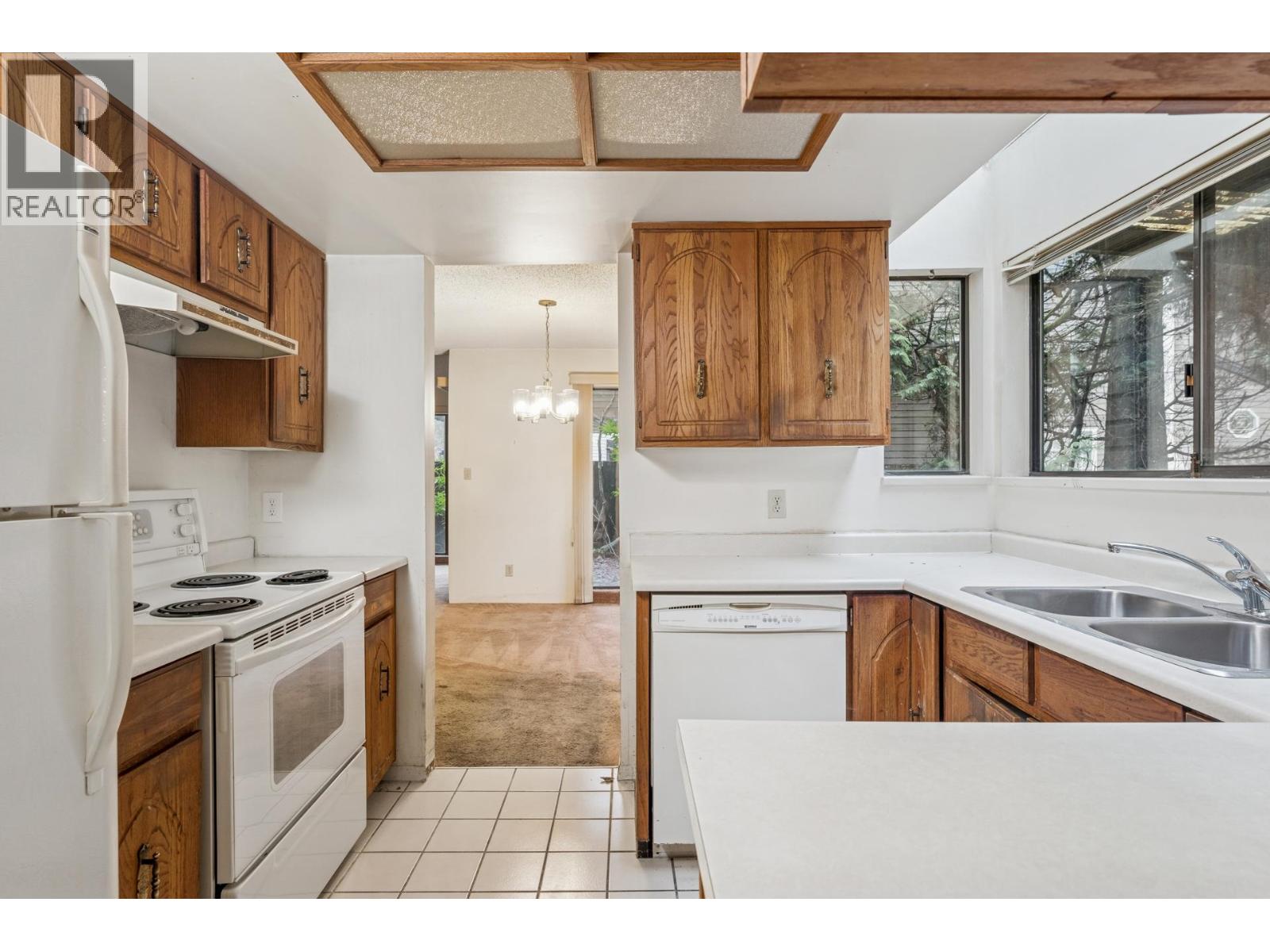 1494 Ross Road, North Vancouver, British Columbia  V7J 1V2 - Photo 10 - R3082677