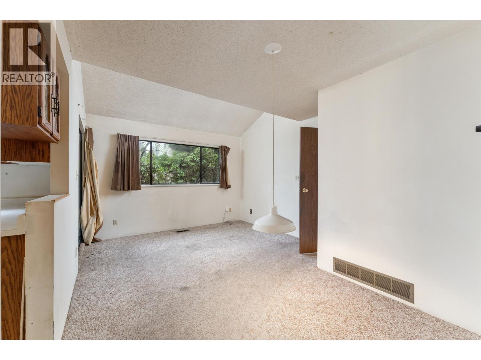 1494 Ross Road, North Vancouver, British Columbia  V7J 1V2 - Photo 18 - R3082677